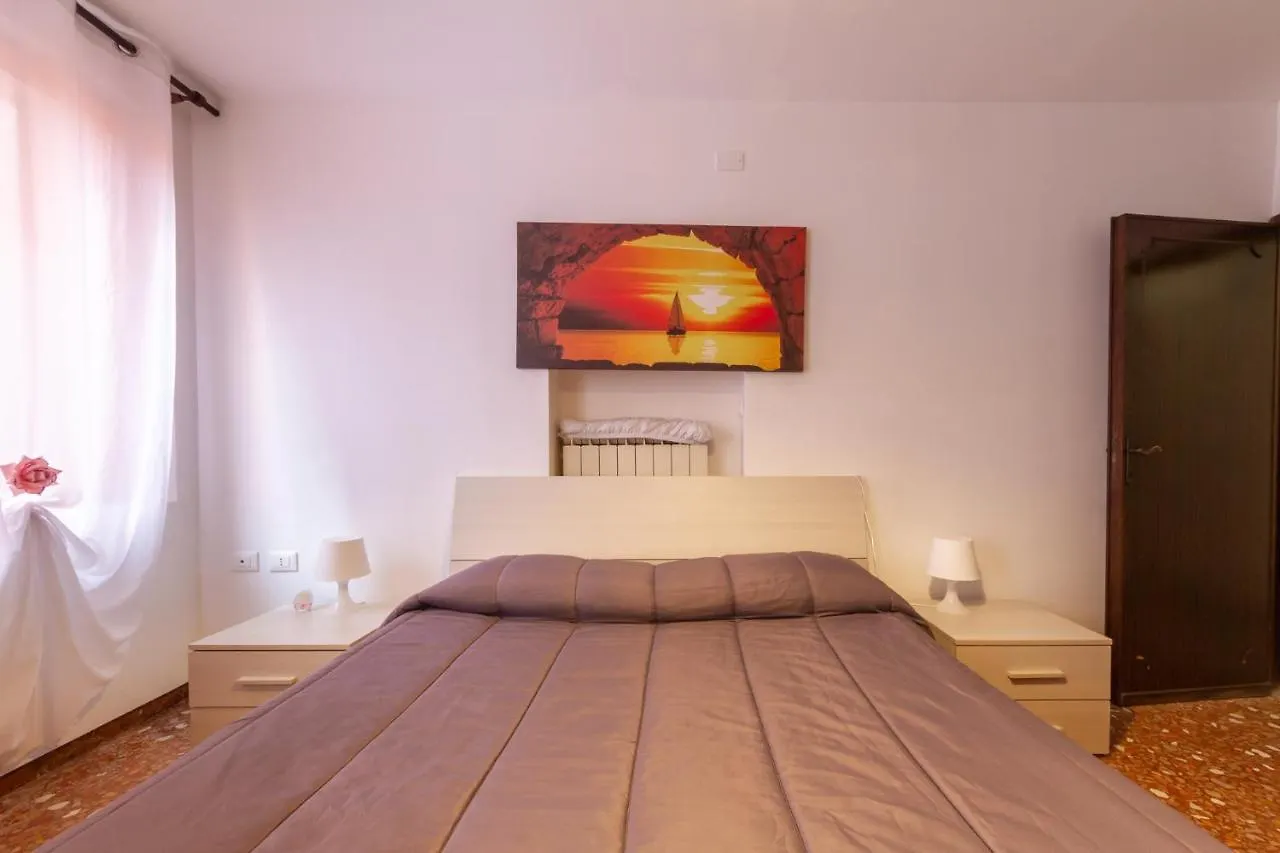 Ai Tre Archi Apartment Venice Italy